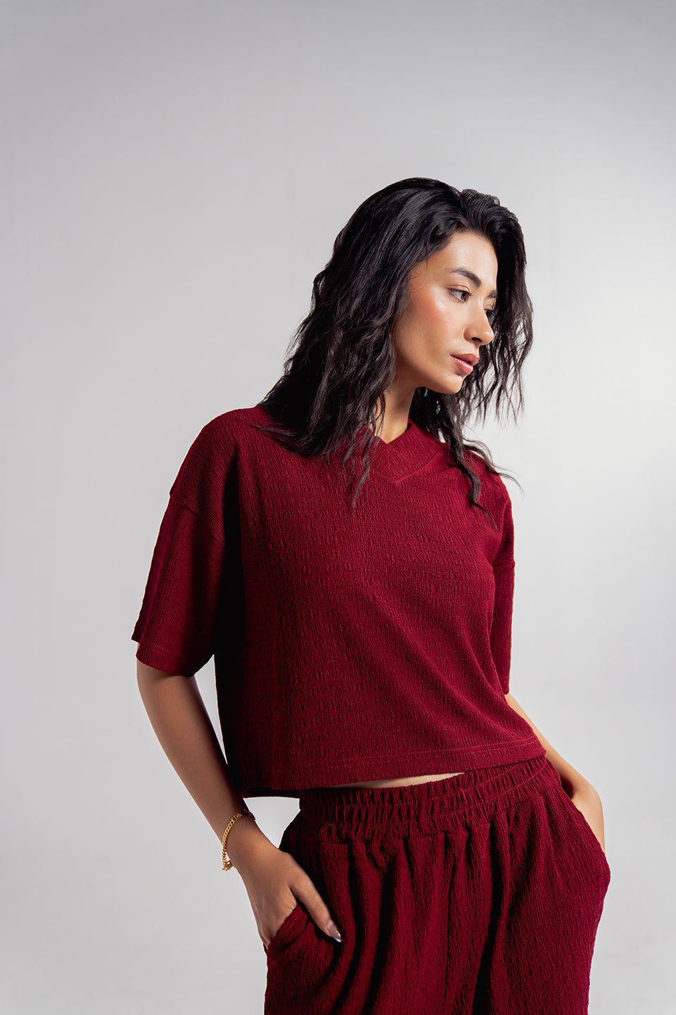 red v neck cropped shirt for women