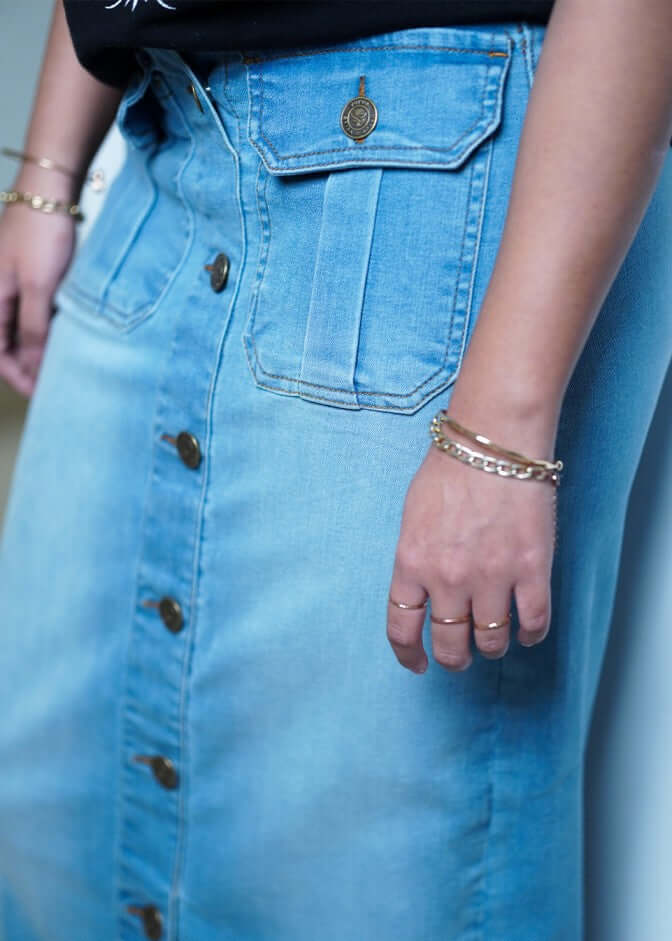 BUTTON DOWN SKIRT LIGHT WASH