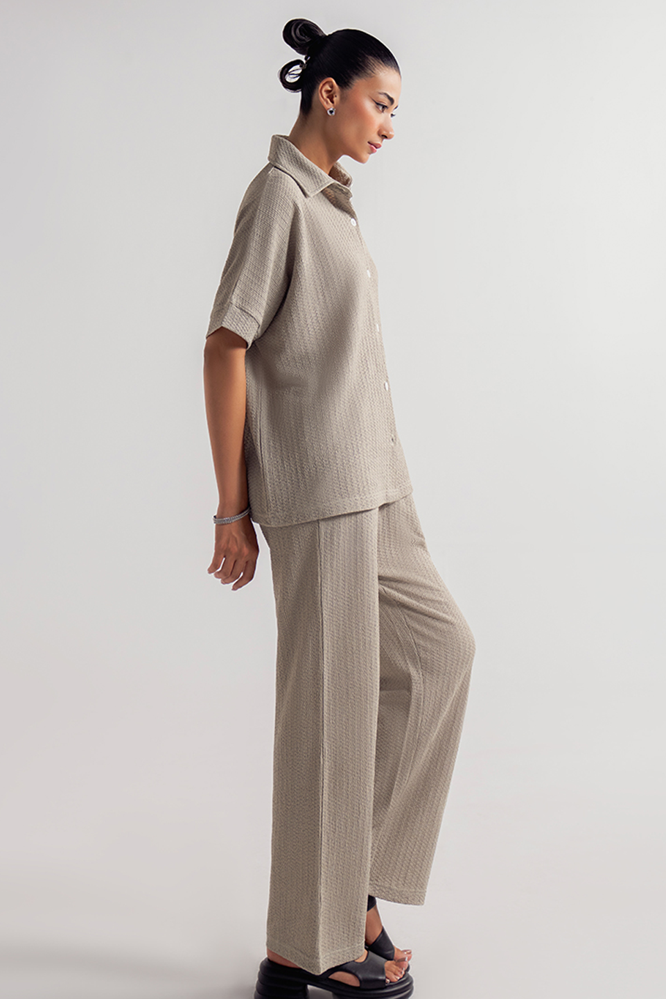 BATWING SLEEVE BUTTON UP SHIRT