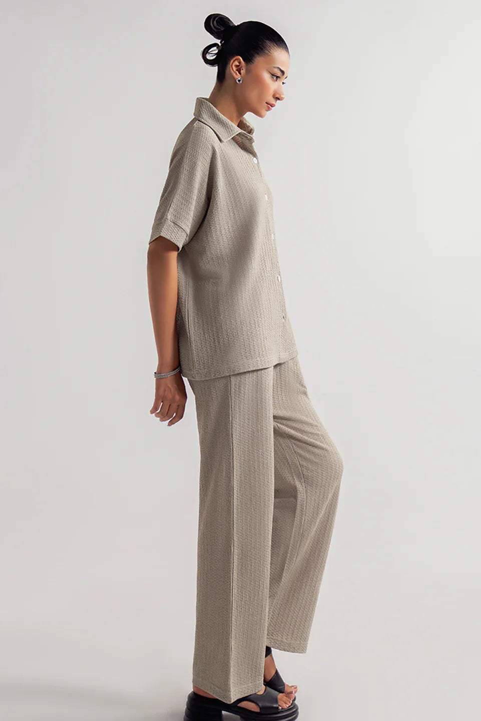 BATWING SLEEVE BUTTON UP SHIRT