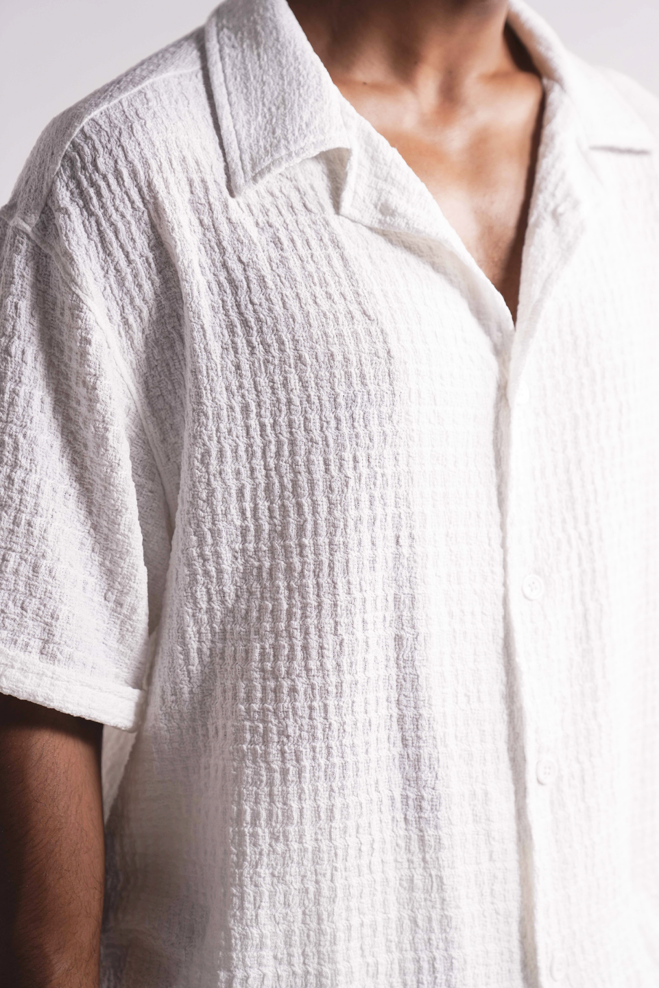 TEXTURED BUTTON UP SHIRT