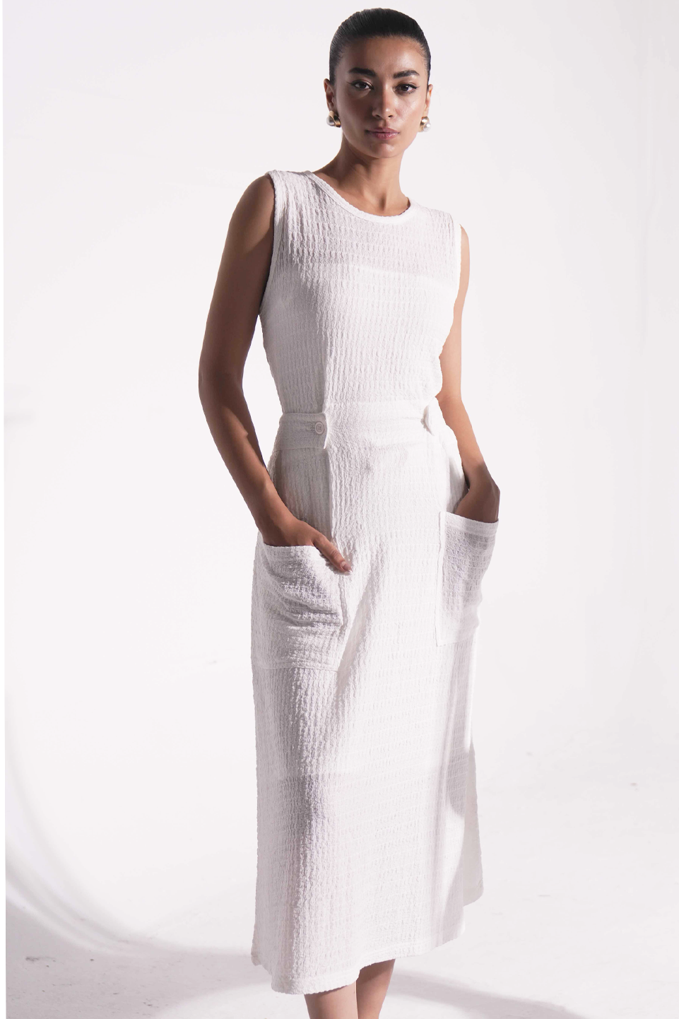 SLEEVELESS BUTTON TAB DRESS