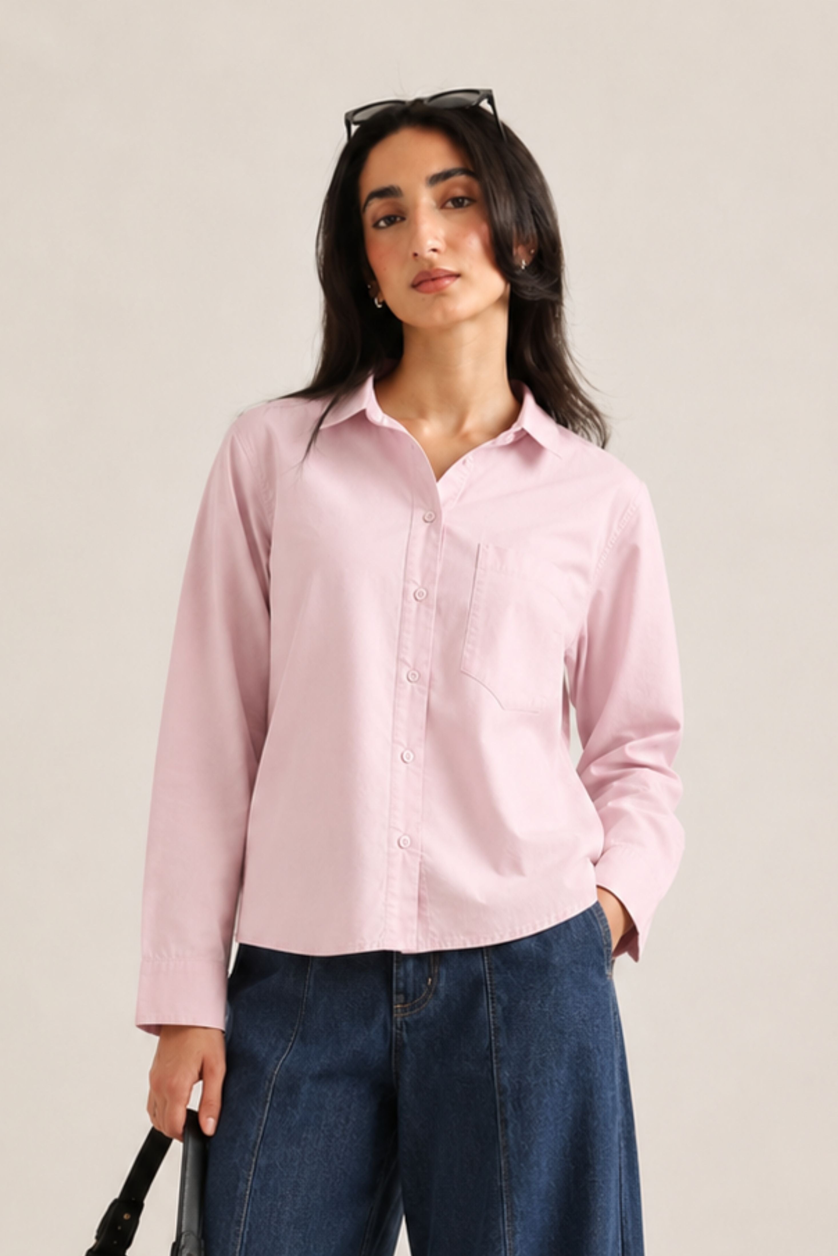 REGULAR FIT BUTTON DOWN CROP SHIRT