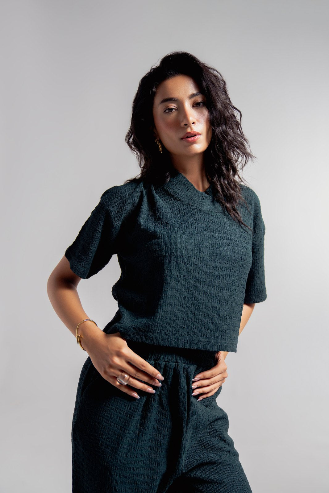 V NECK CROPPED SHIRT