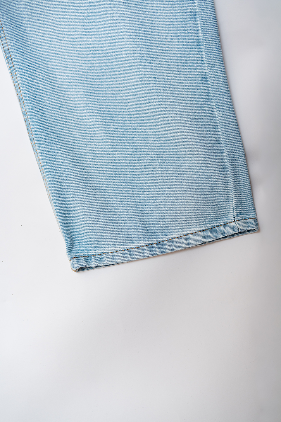 WIDE BAGGY FIT DENIM