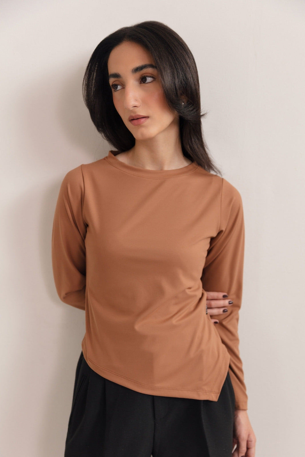 ASYMMETRIC LONG SLEEVE TEE