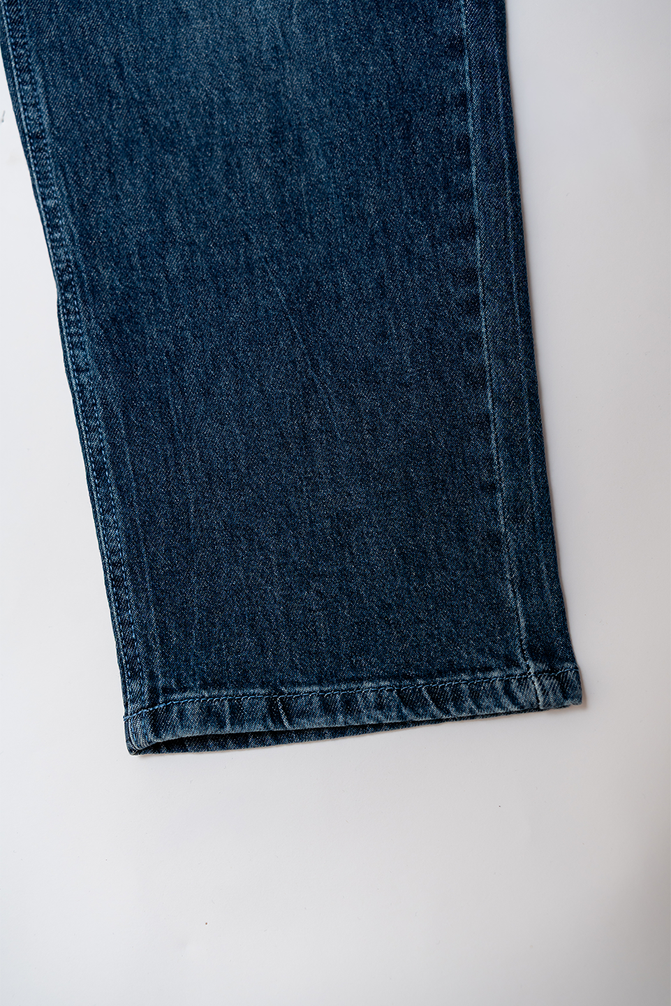 WOMEN STRAIGHT FIT JEANS