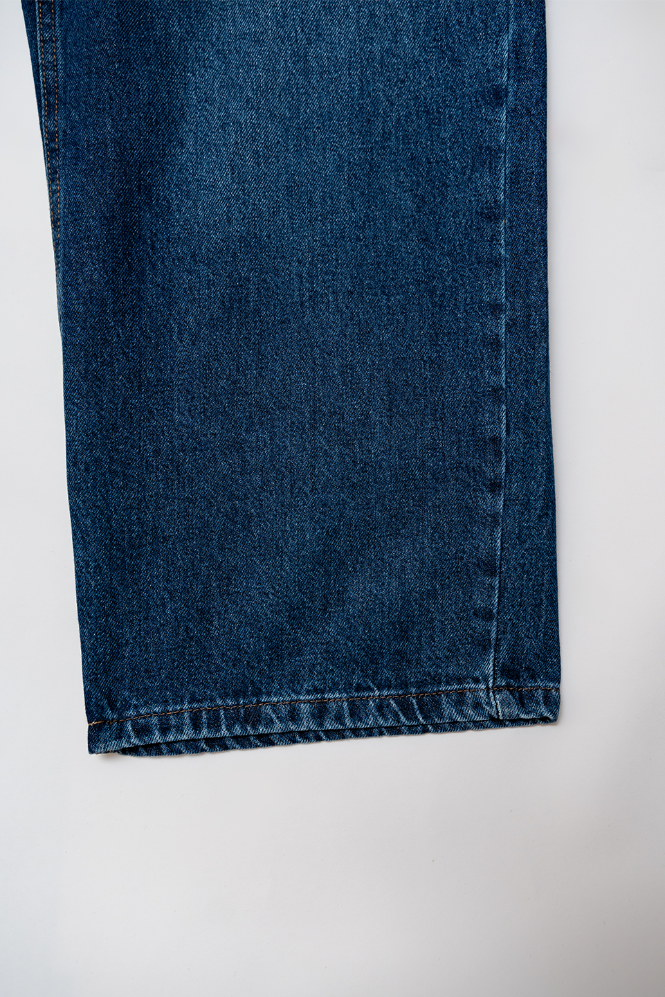 WIDE BAGGY FIT DENIM