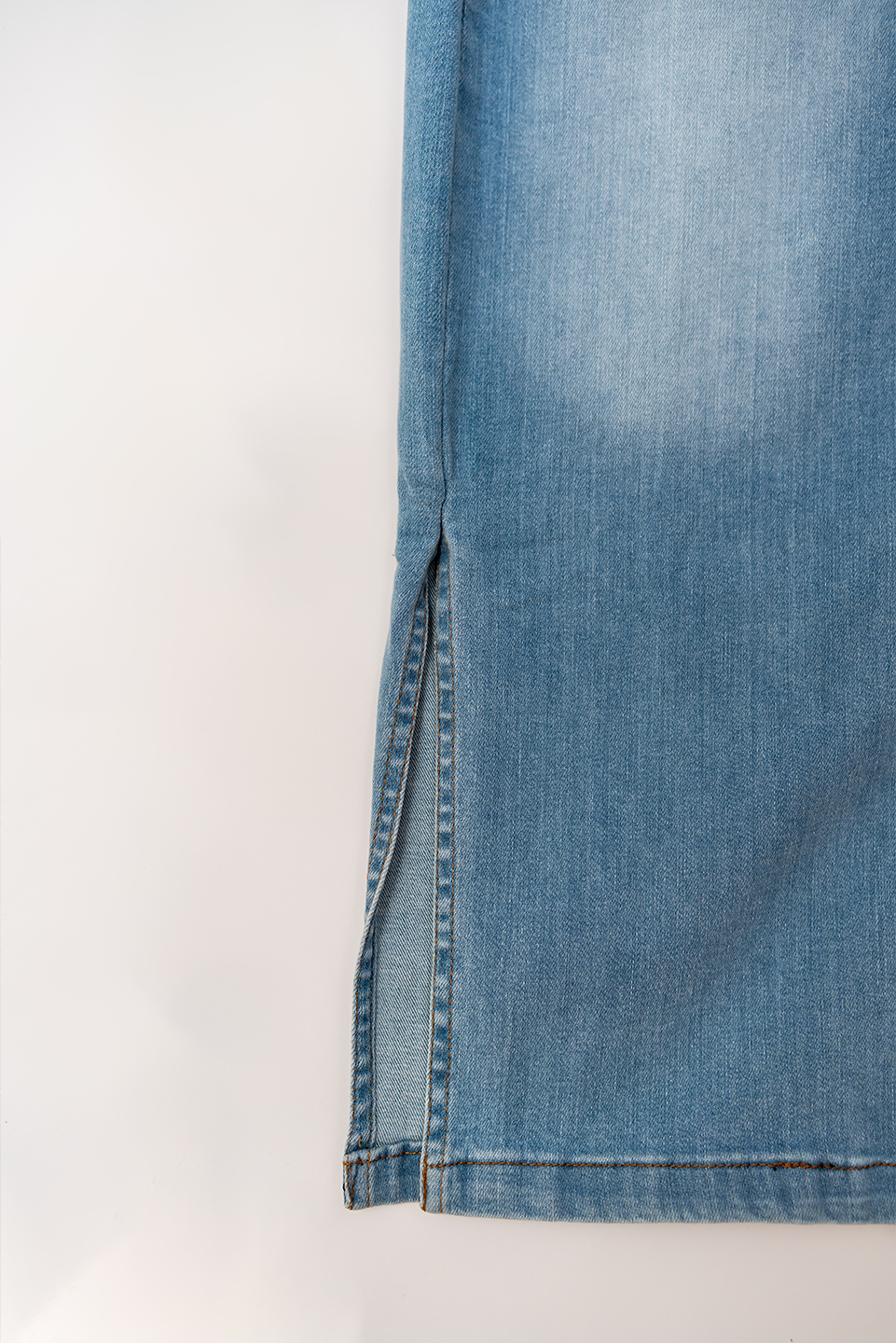 BUTTON DOWN SKIRT LIGHT WASH