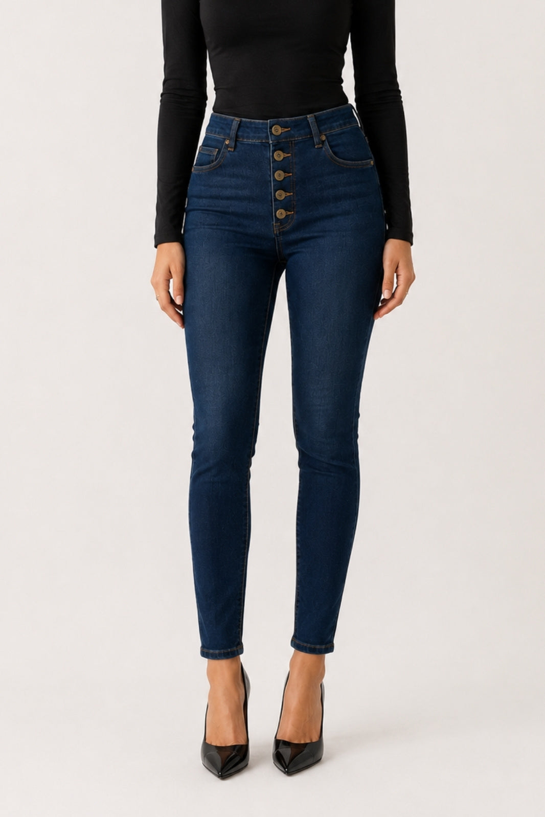 HIGH RISE FIT DENIM