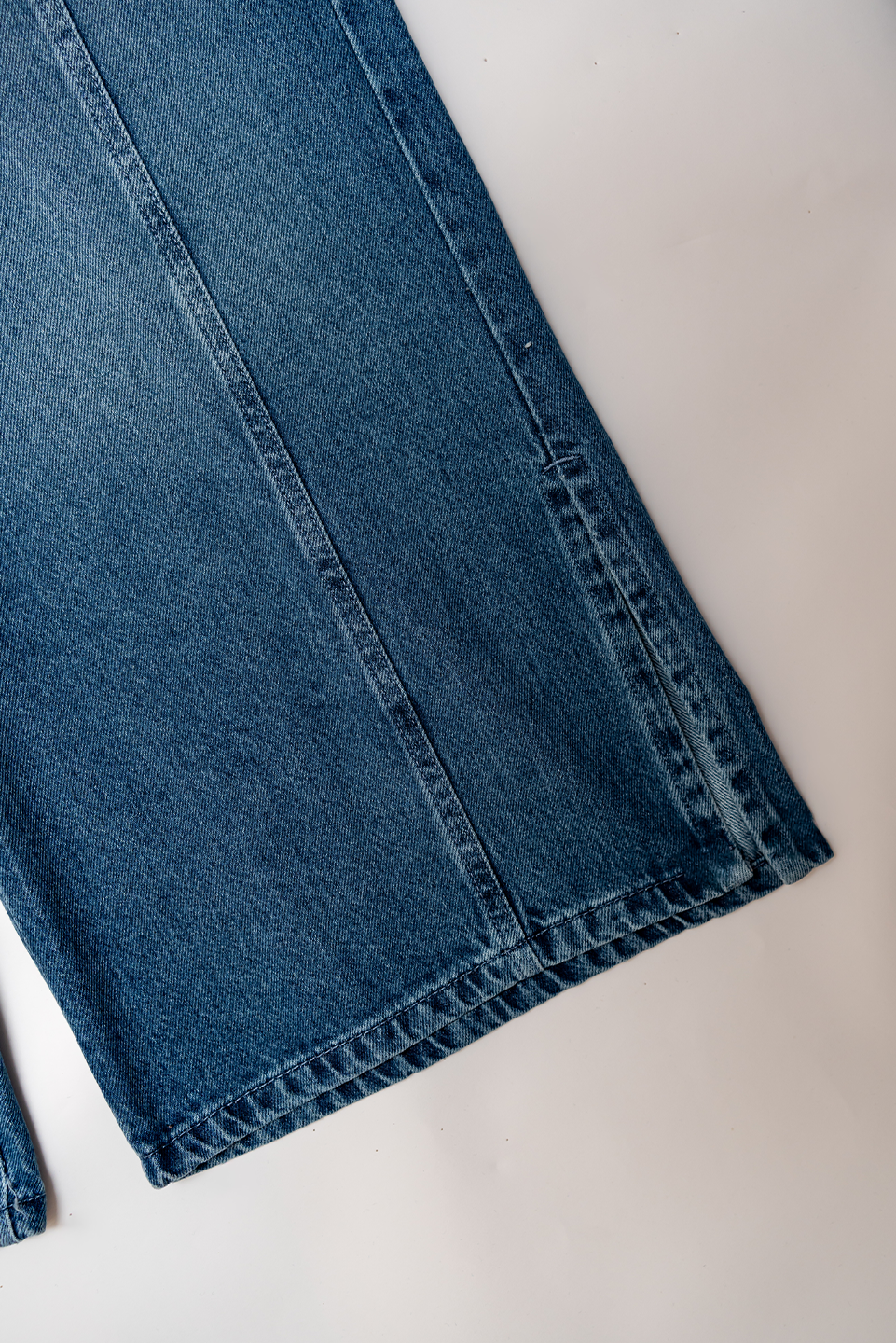 SIDE SLIT WIDE LEG JEANS