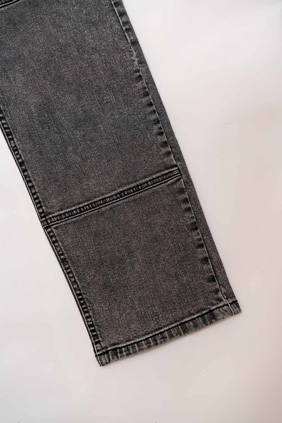 PANELLED STRAIGHT FIT DENIM