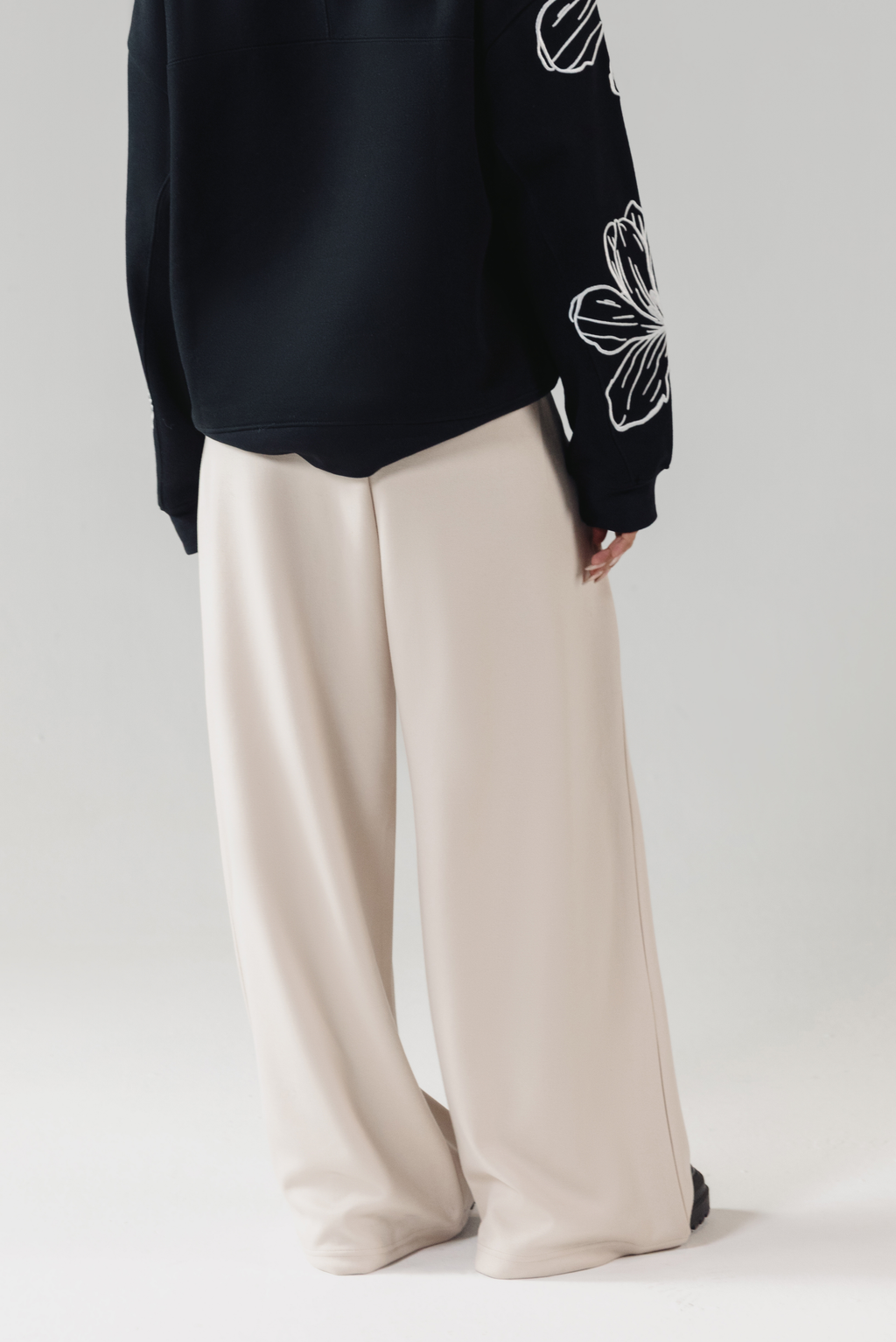 SCUBA WIDE-LEG PANTS BEIGE