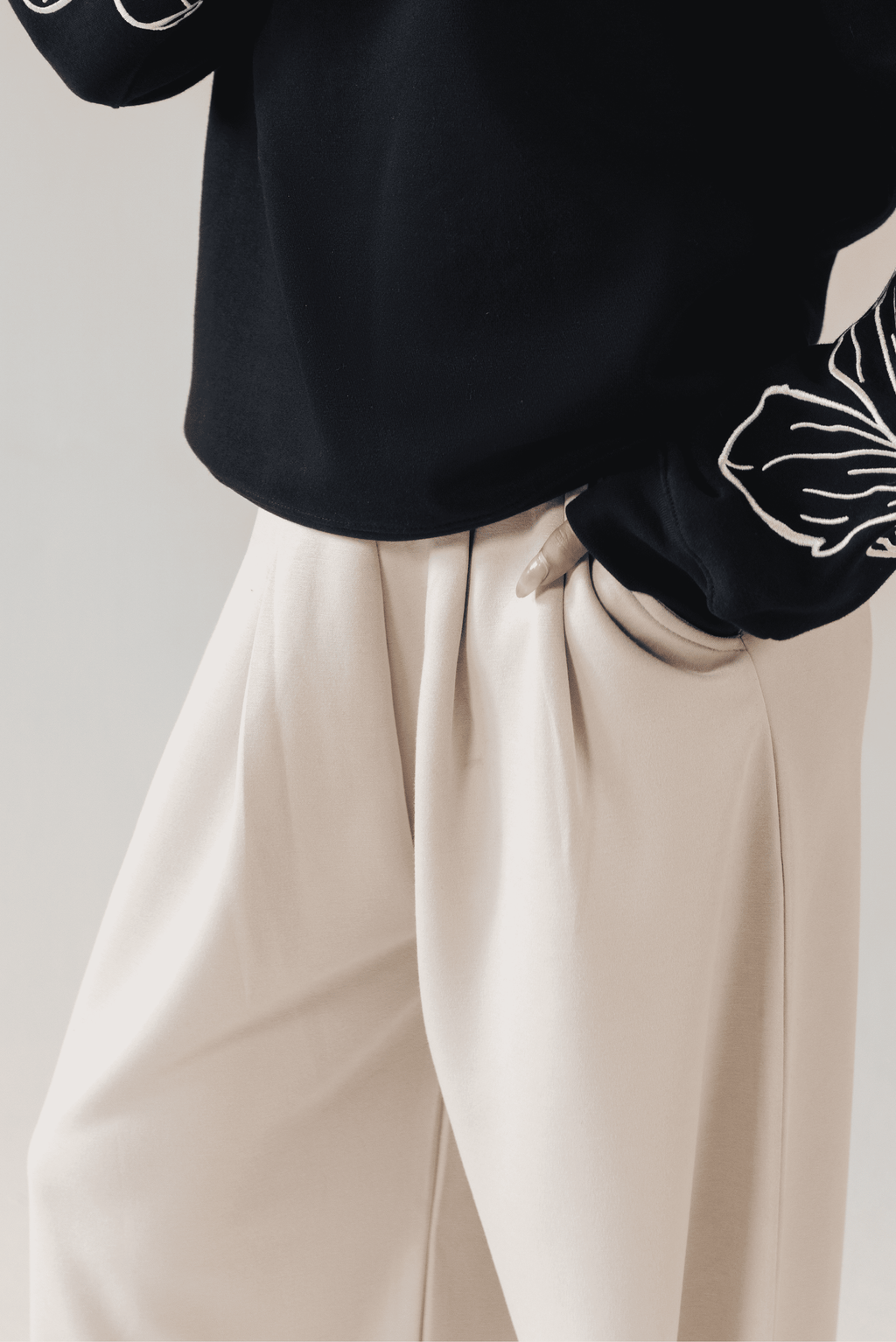 SCUBA WIDE-LEG PANTS BEIGE