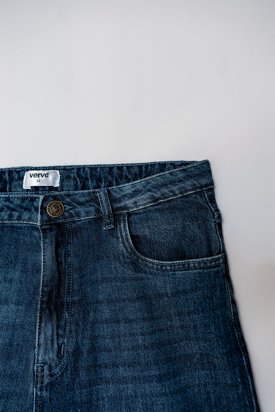 WOMEN STRAIGHT FIT JEANS