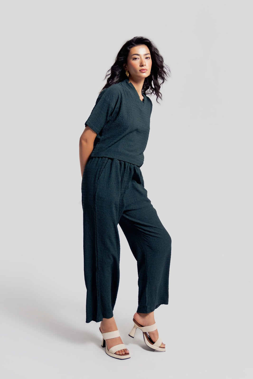 V NECK CROPPED SHIRT