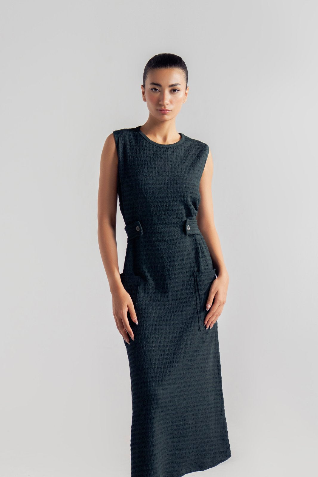 SLEEVELESS BUTTON TAB DRESS