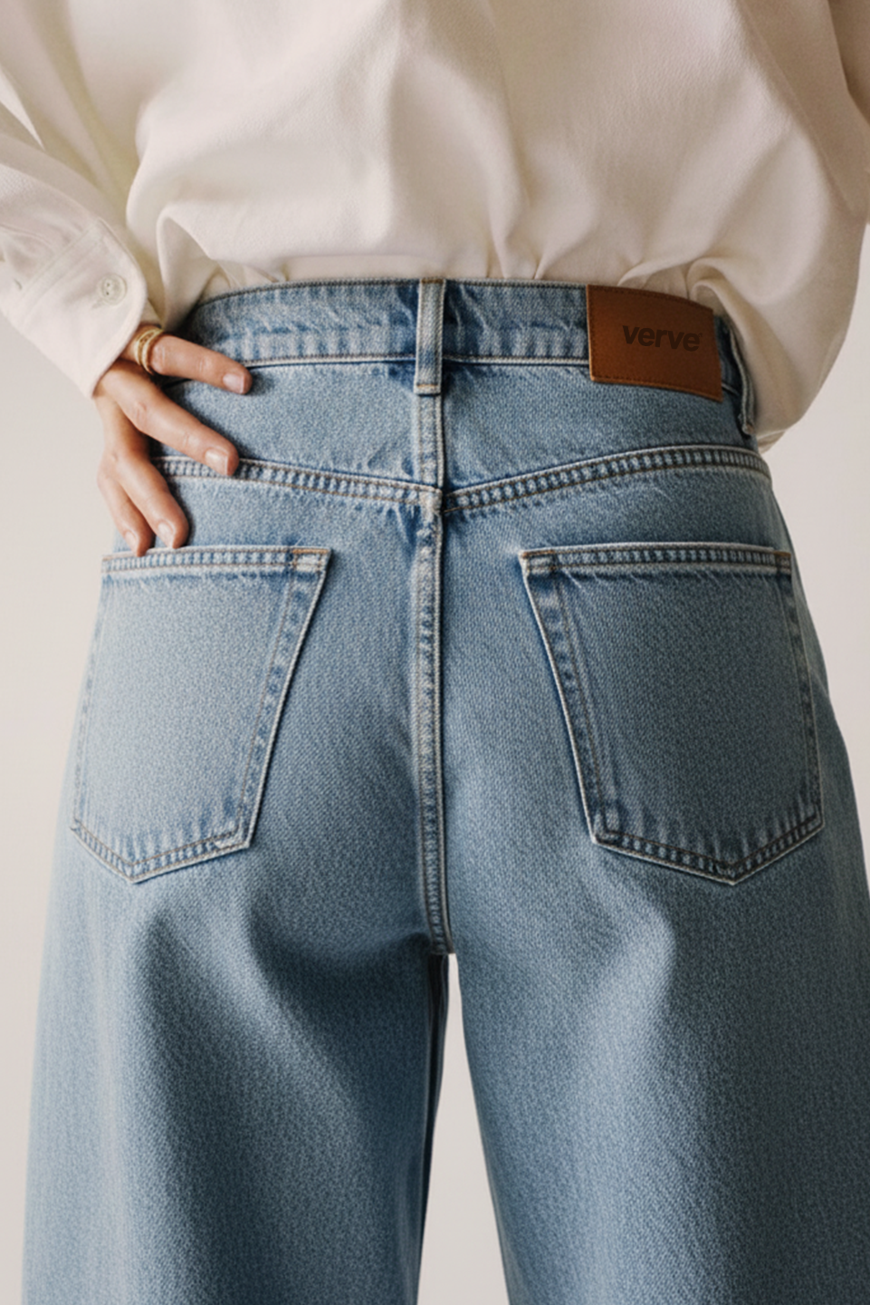 SIDE SLIT WIDE LEG JEANS