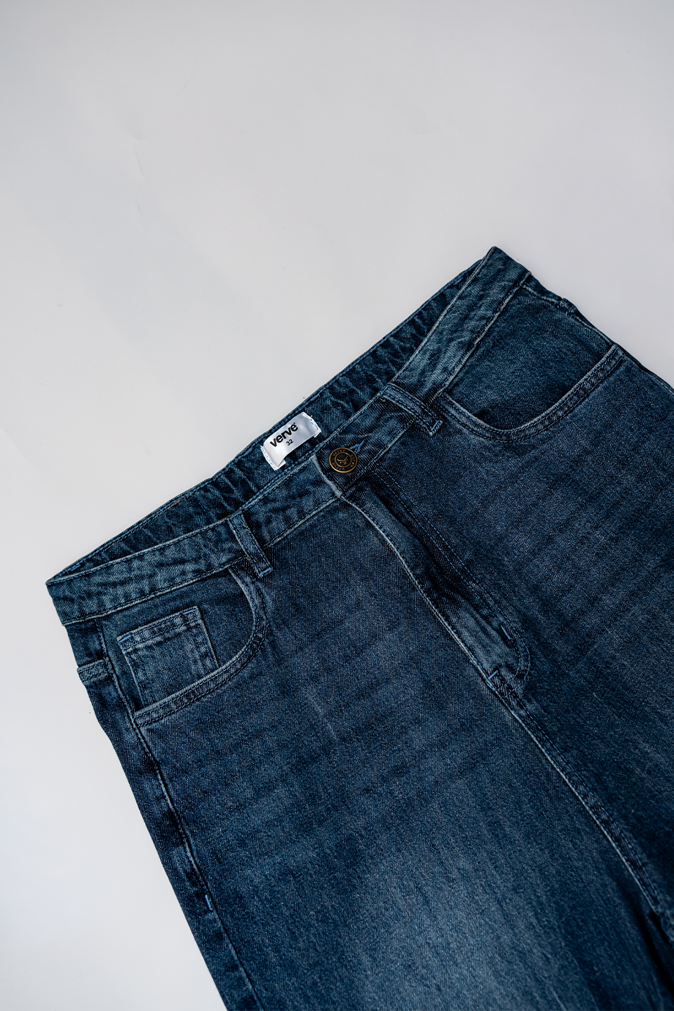 WOMEN STRAIGHT FIT JEANS