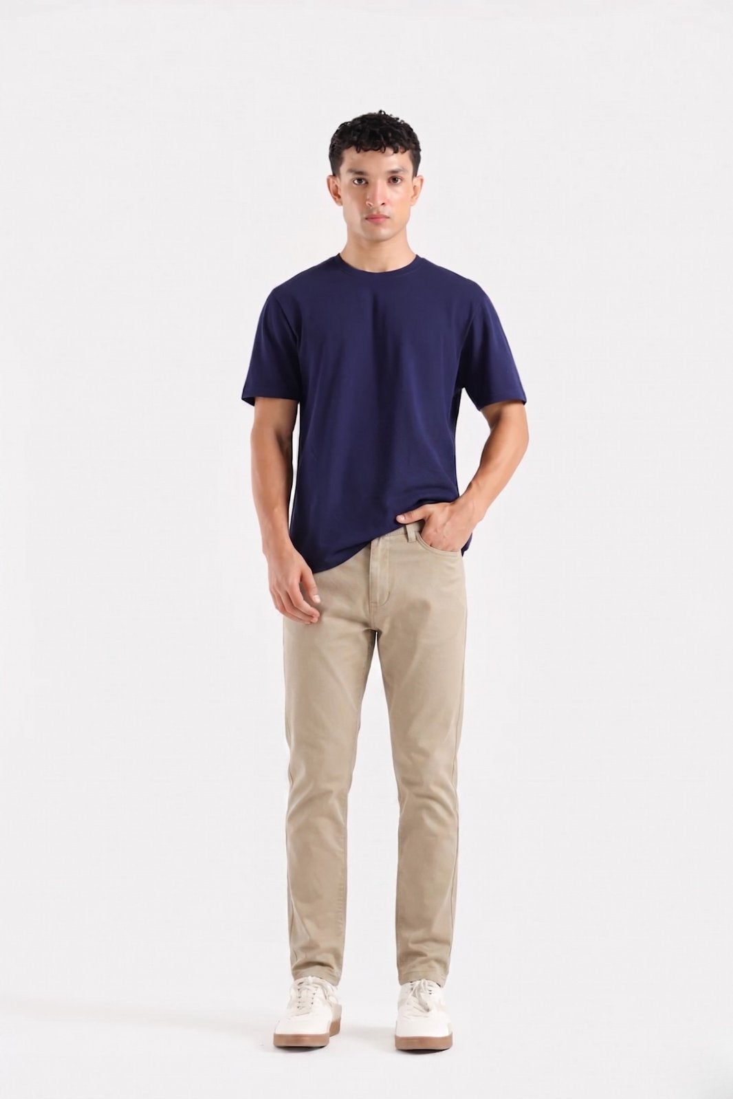 CHINOS STRAIGHT FIT