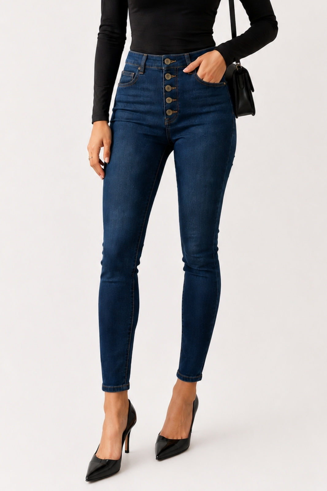 HIGH RISE FIT DENIM