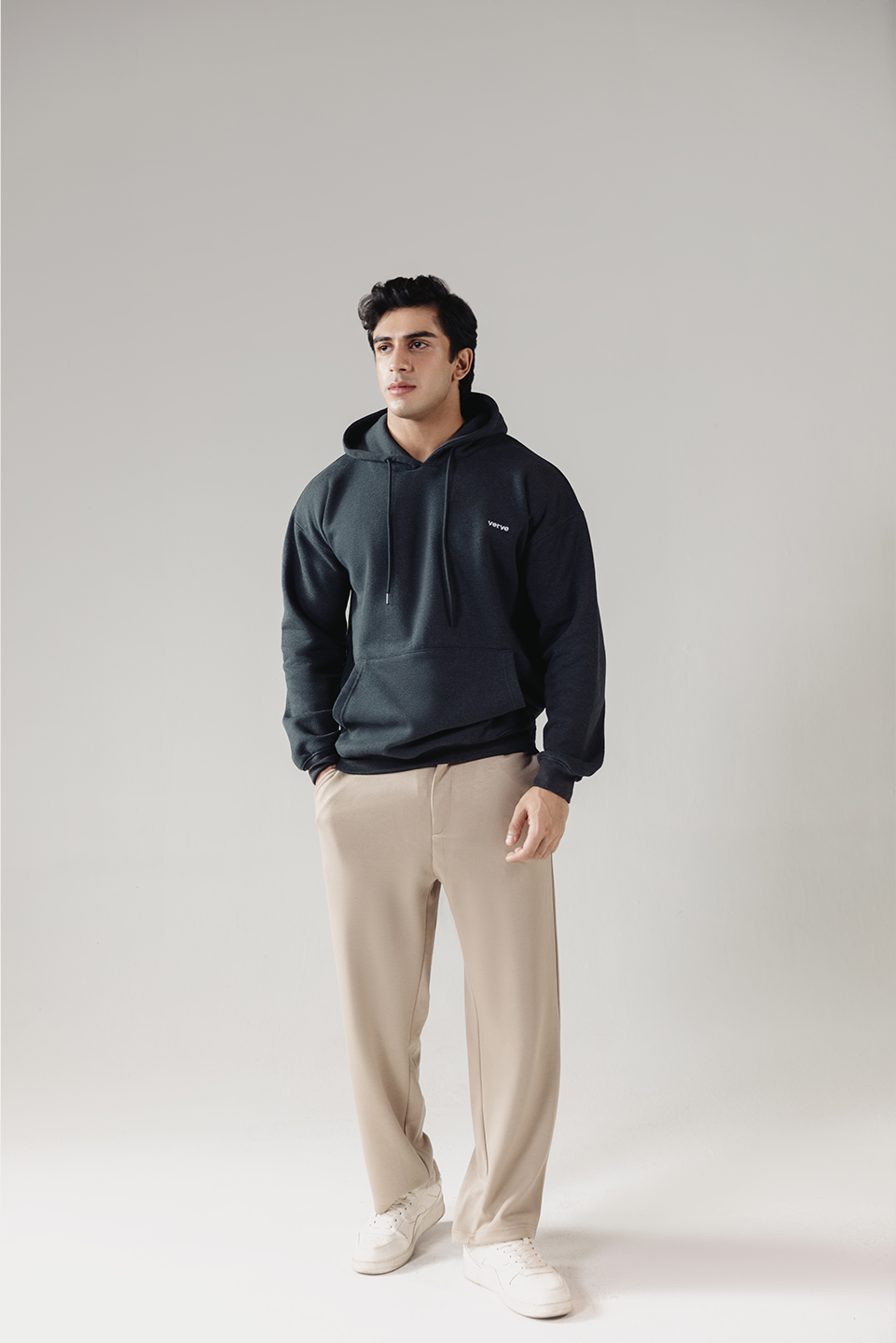 LINEAR GRAPHIC HOODIE