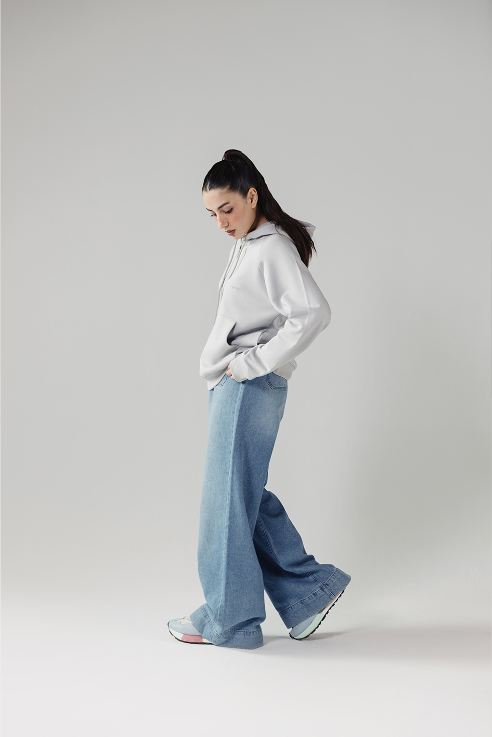 VERVE ESSENTIAL ZIP HOODIE