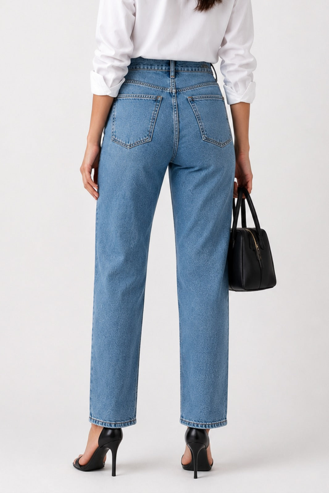 WOMEN STRAIGHT FIT JEANS