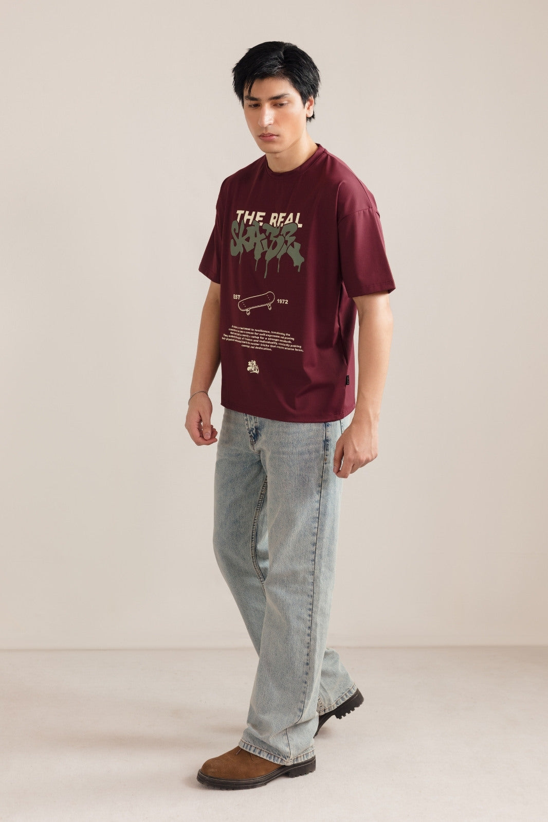 SKATER GRAPHIC TEE