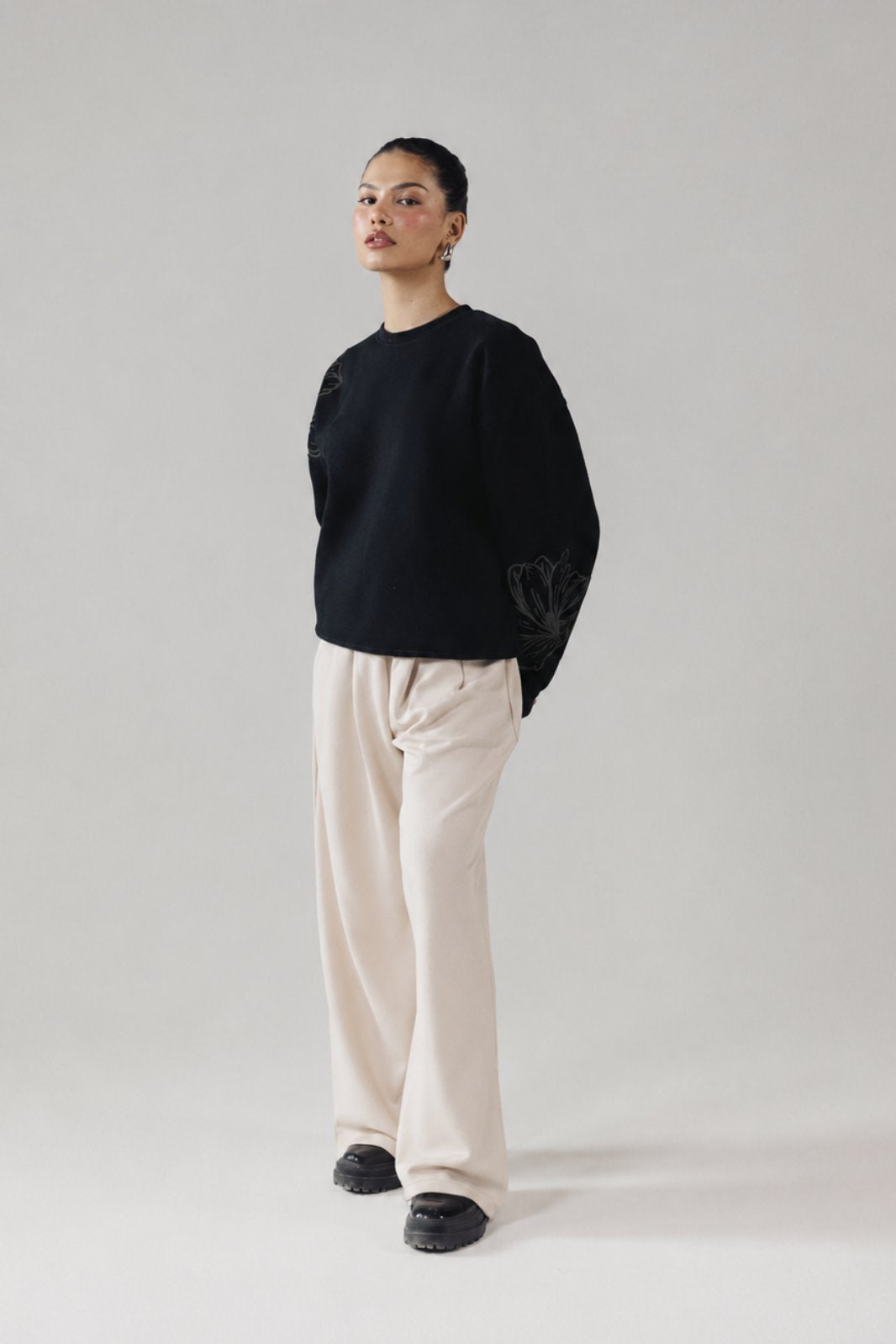 LINEAR BLOOM SWEATSHIRT