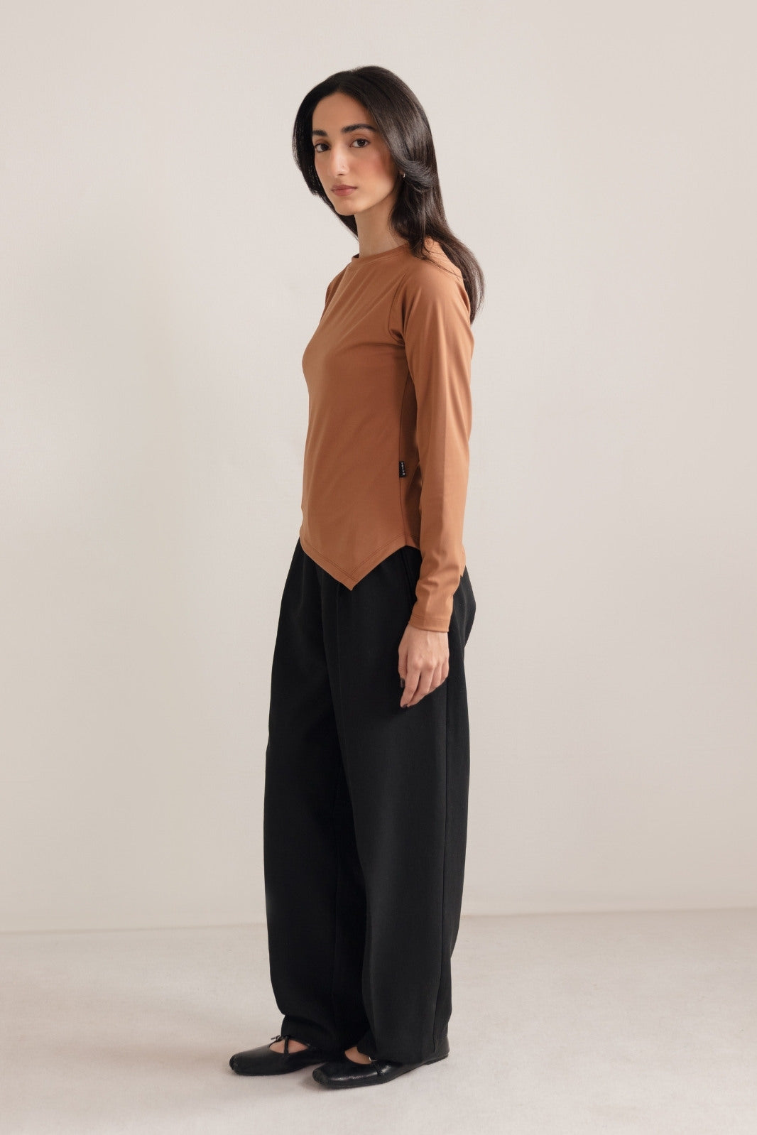 ASYMMETRIC LONG SLEEVE TEE