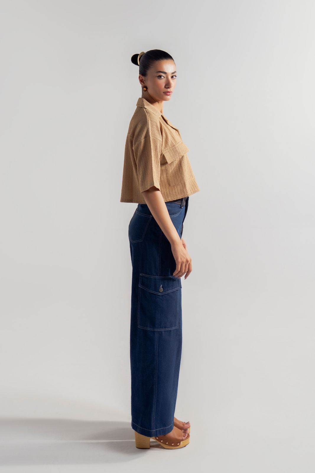 RELAXED FIT CROPPED SHIRT