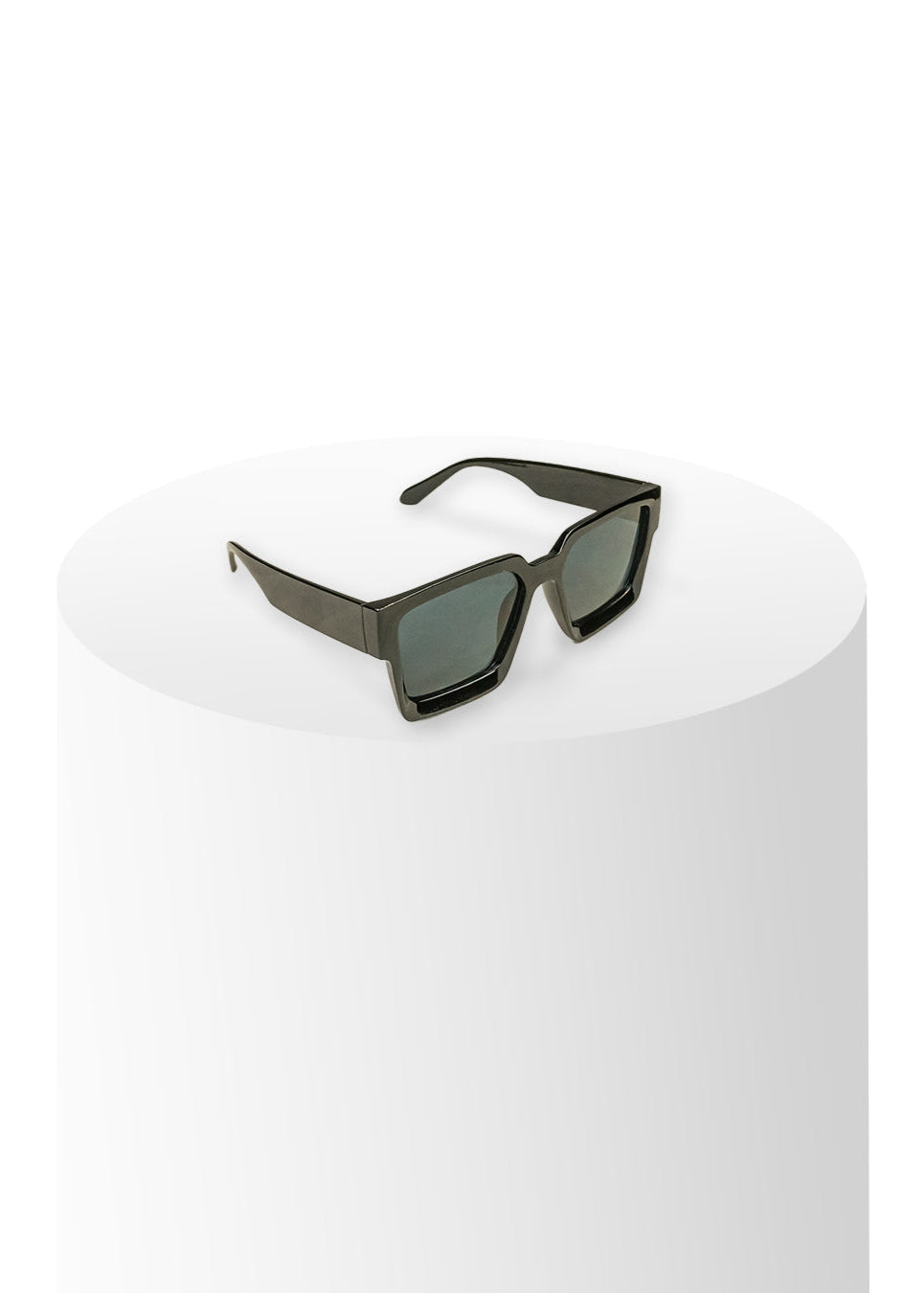 CAT-EYE SUNGLASSES – FEMININE & FLIRTY
