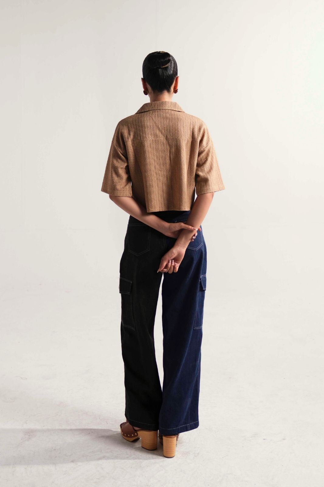 RELAXED FIT CROPPED SHIRT