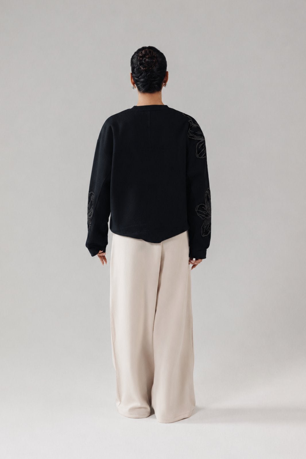 LINEAR BLOOM SWEATSHIRT