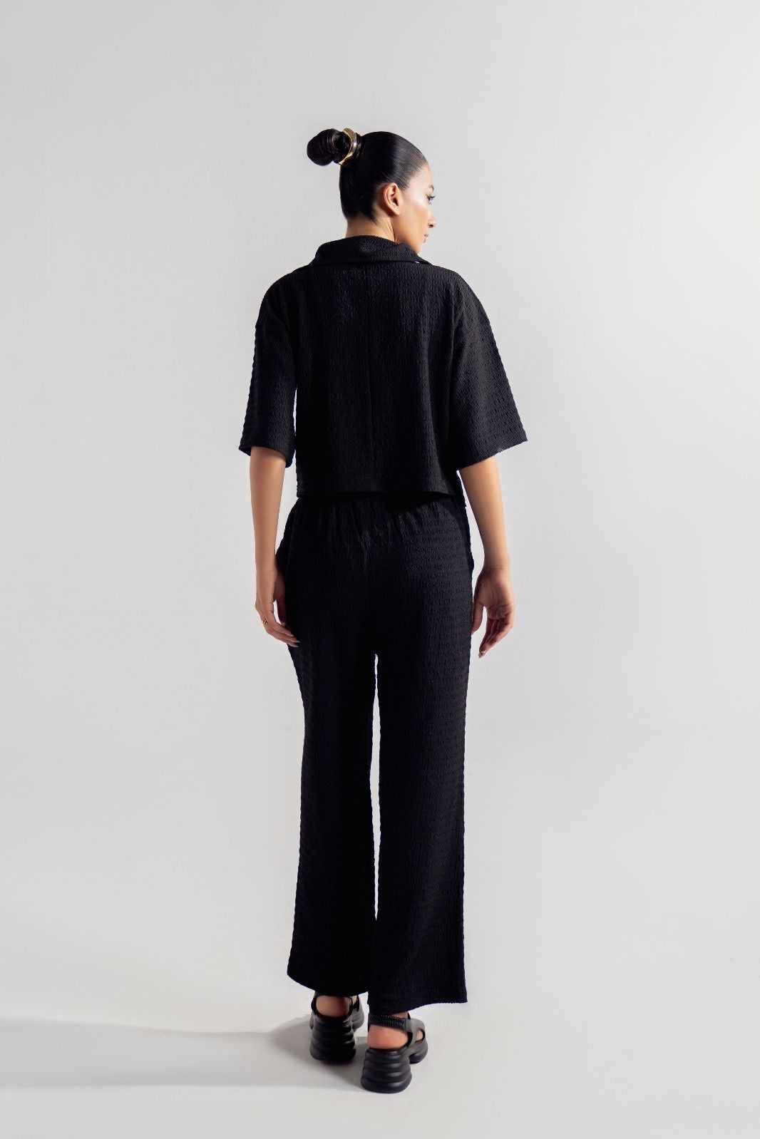 RELAXED FIT CROPPED SHIRT