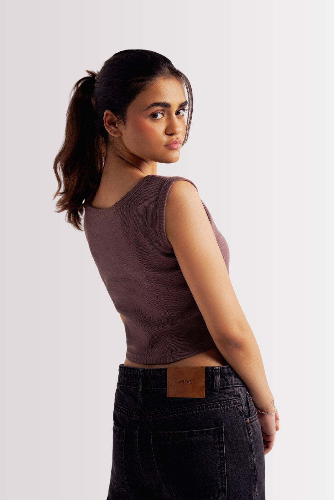 SCOOP NECK CROP TANK