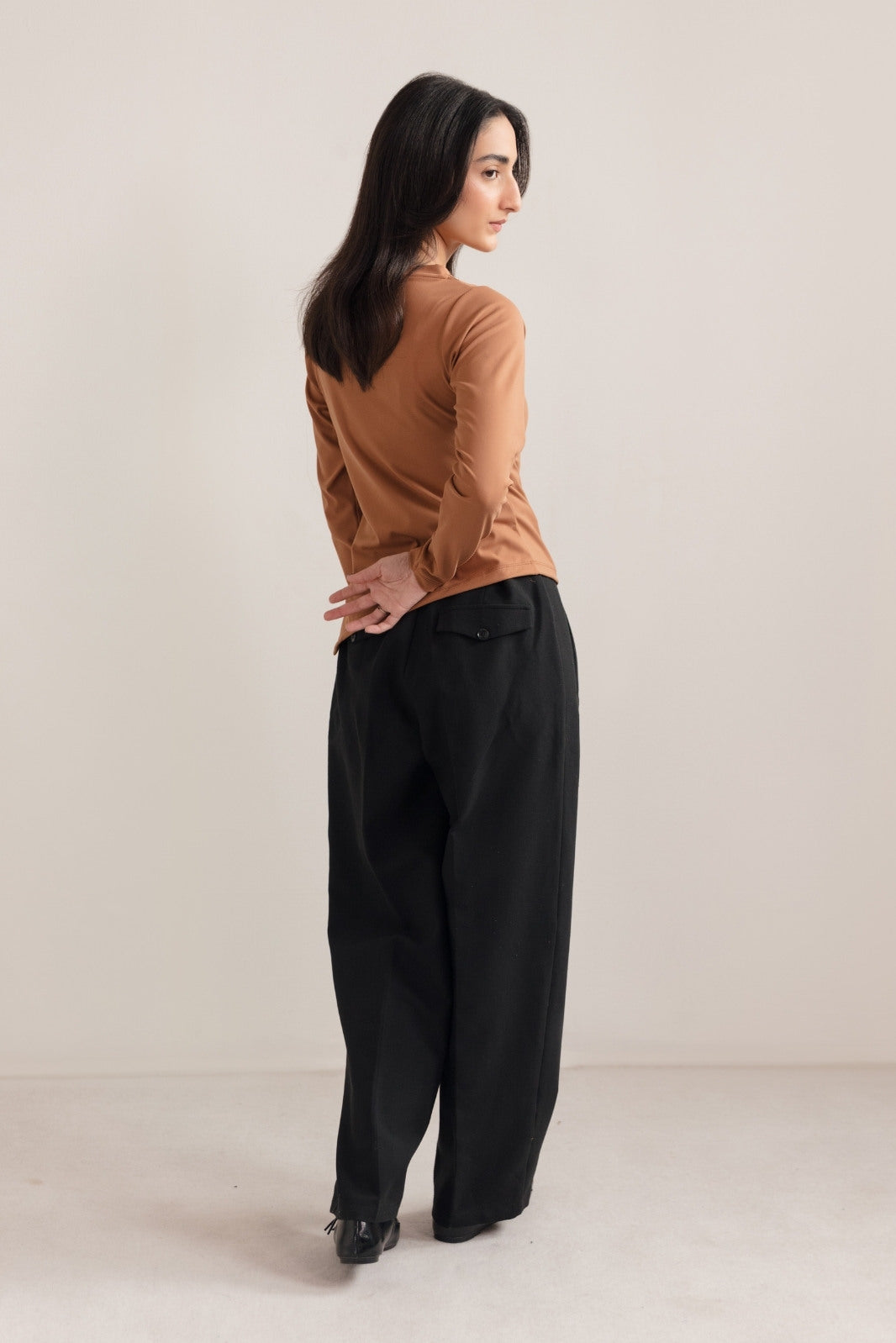 ASYMMETRIC LONG SLEEVE TEE