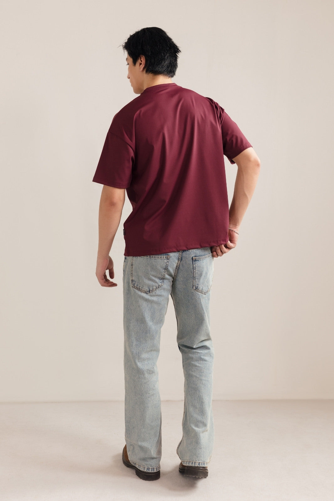 SKATER GRAPHIC TEE