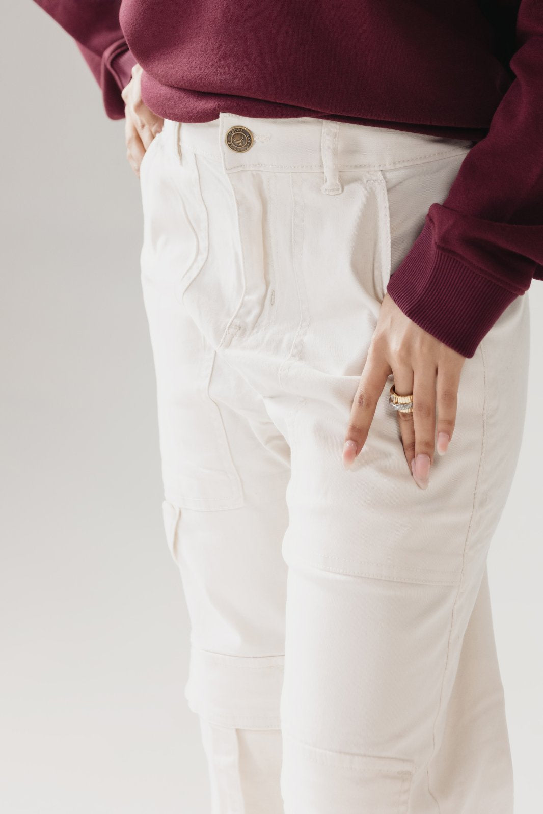 OFF WHITE CARGO PANTS