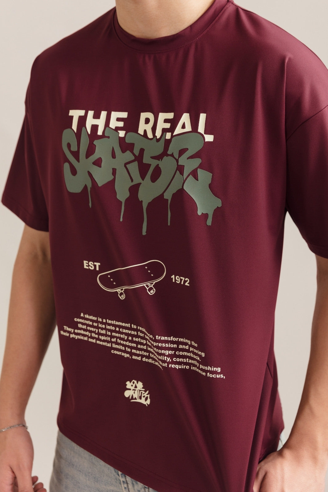 SKATER GRAPHIC TEE