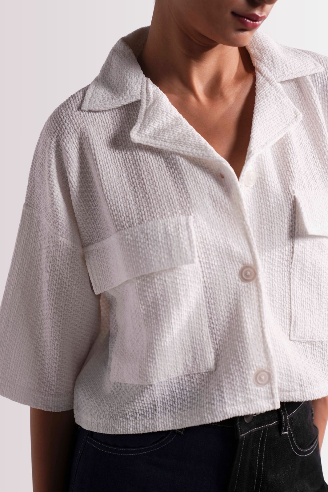 RELAXED FIT CROPPED SHIRT