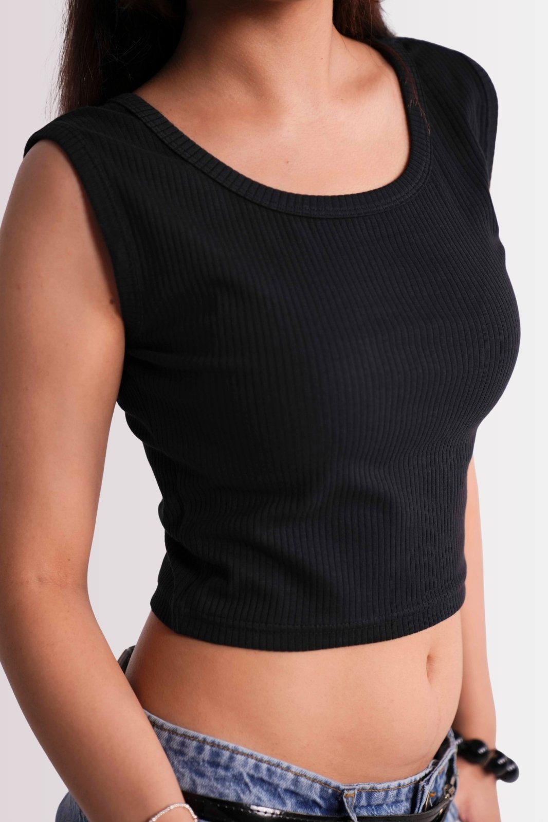 SCOOP NECK CROP TANK