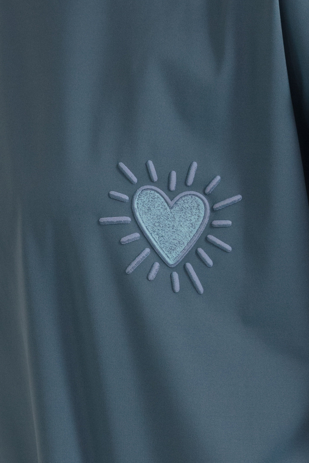 MINIMAL HEART TEE