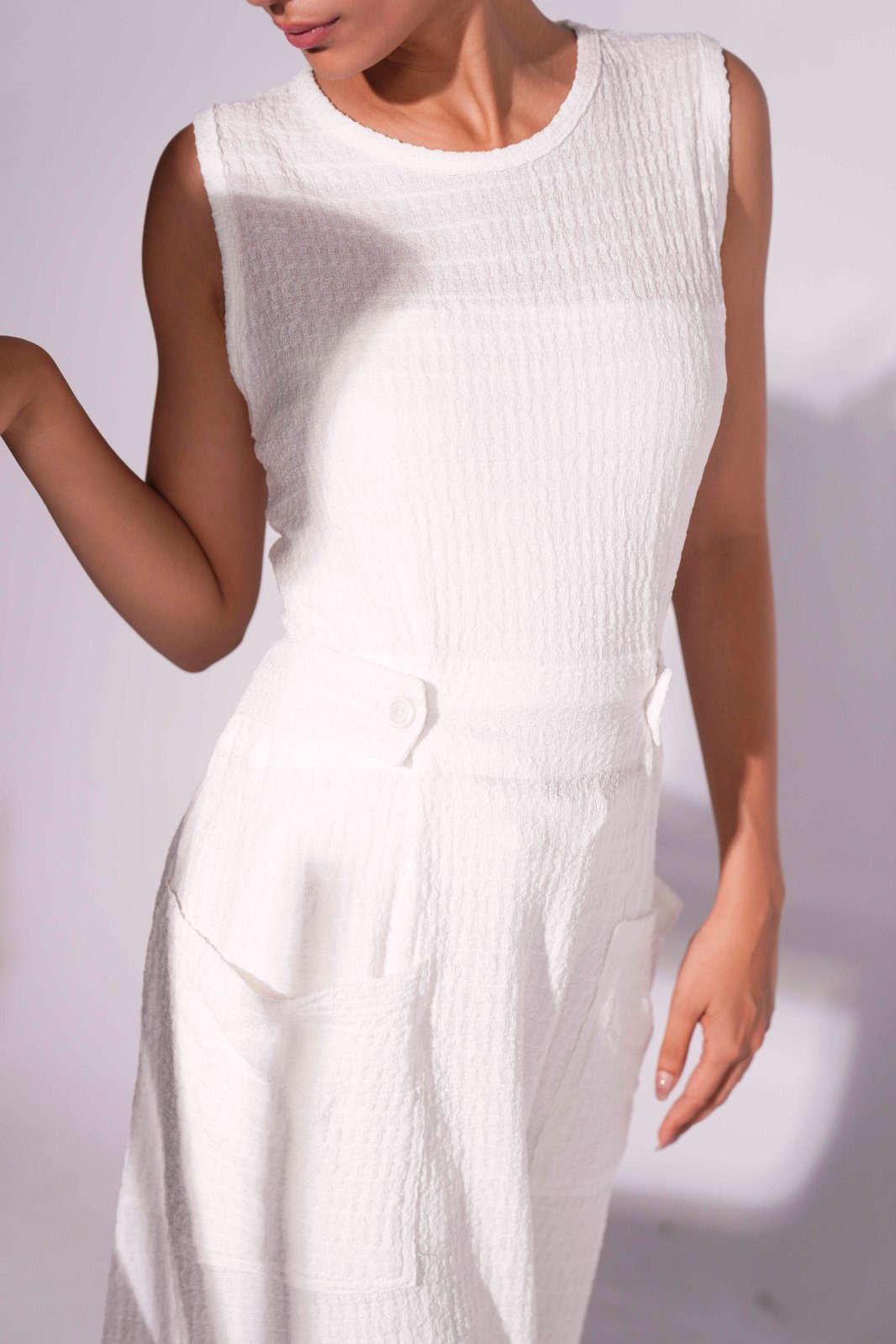 SLEEVELESS BUTTON TAB DRESS