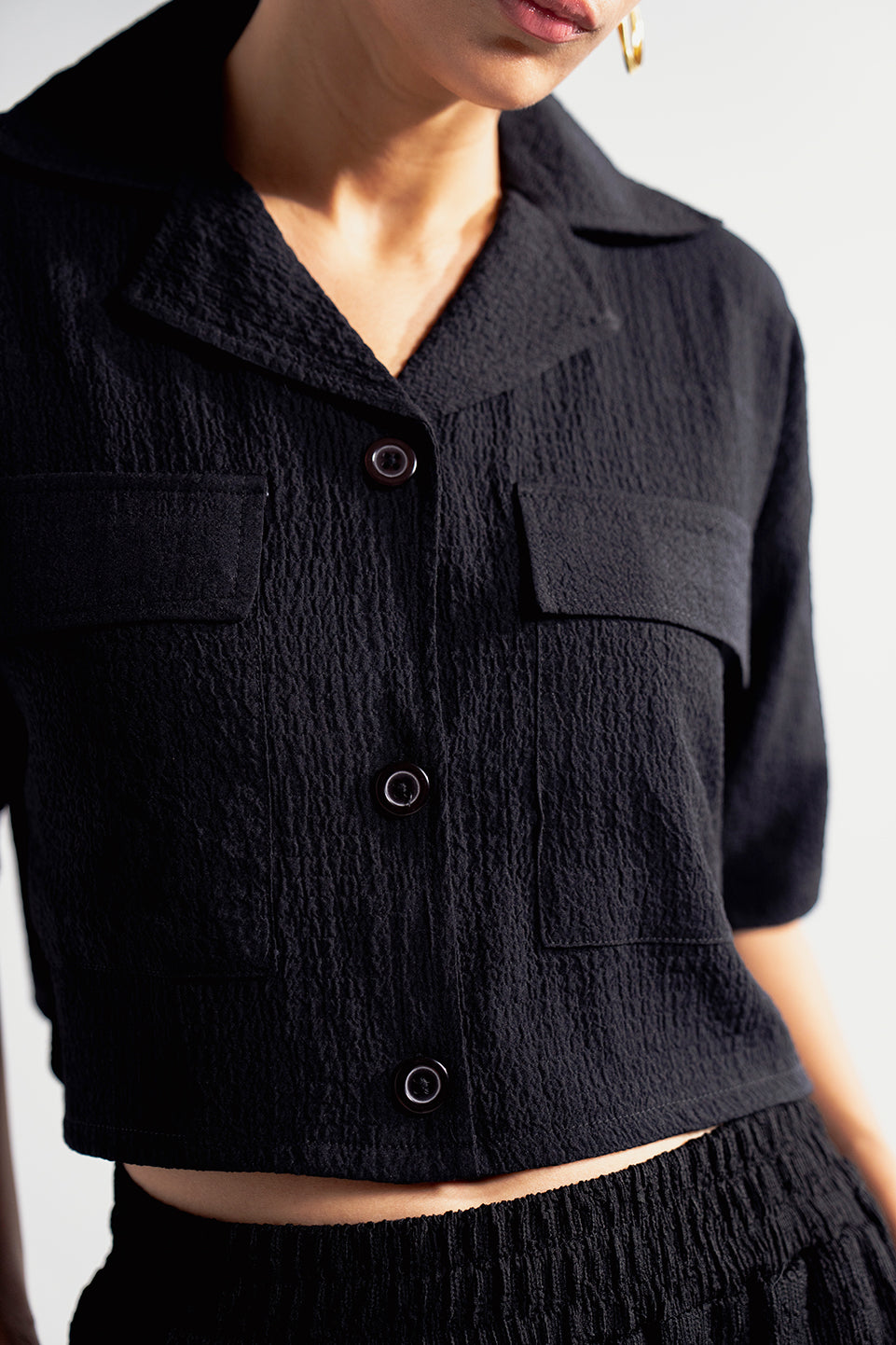 RELAXED FIT CROPPED SHIRT