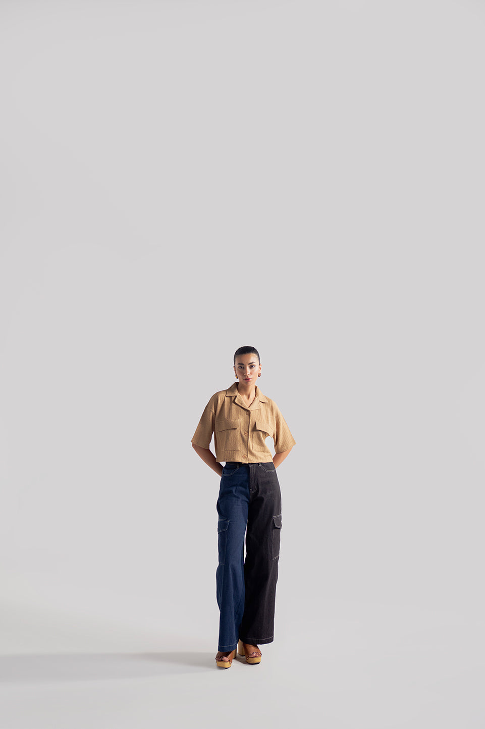 RELAXED FIT CROPPED SHIRT