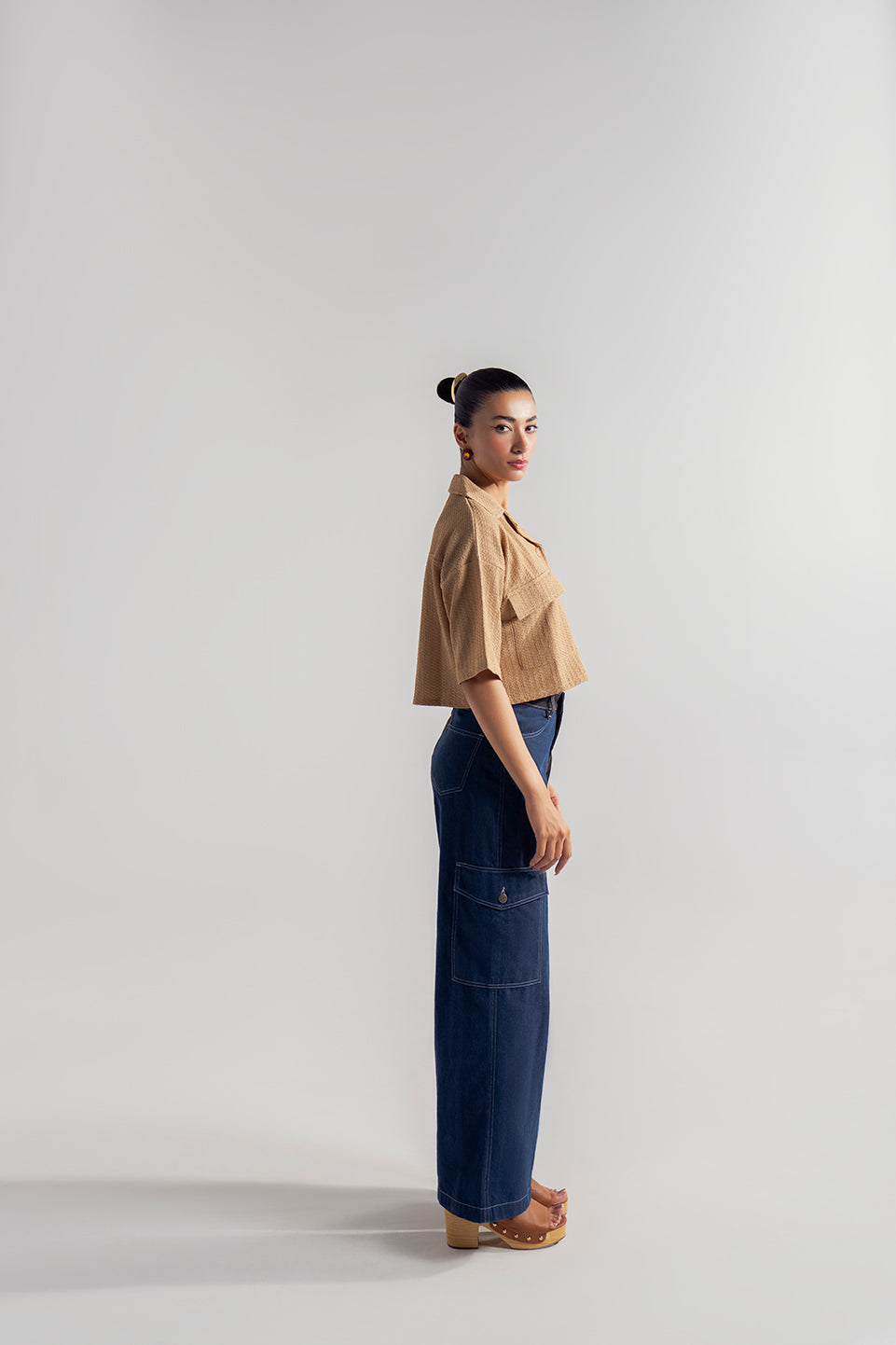 RELAXED FIT CROPPED SHIRT