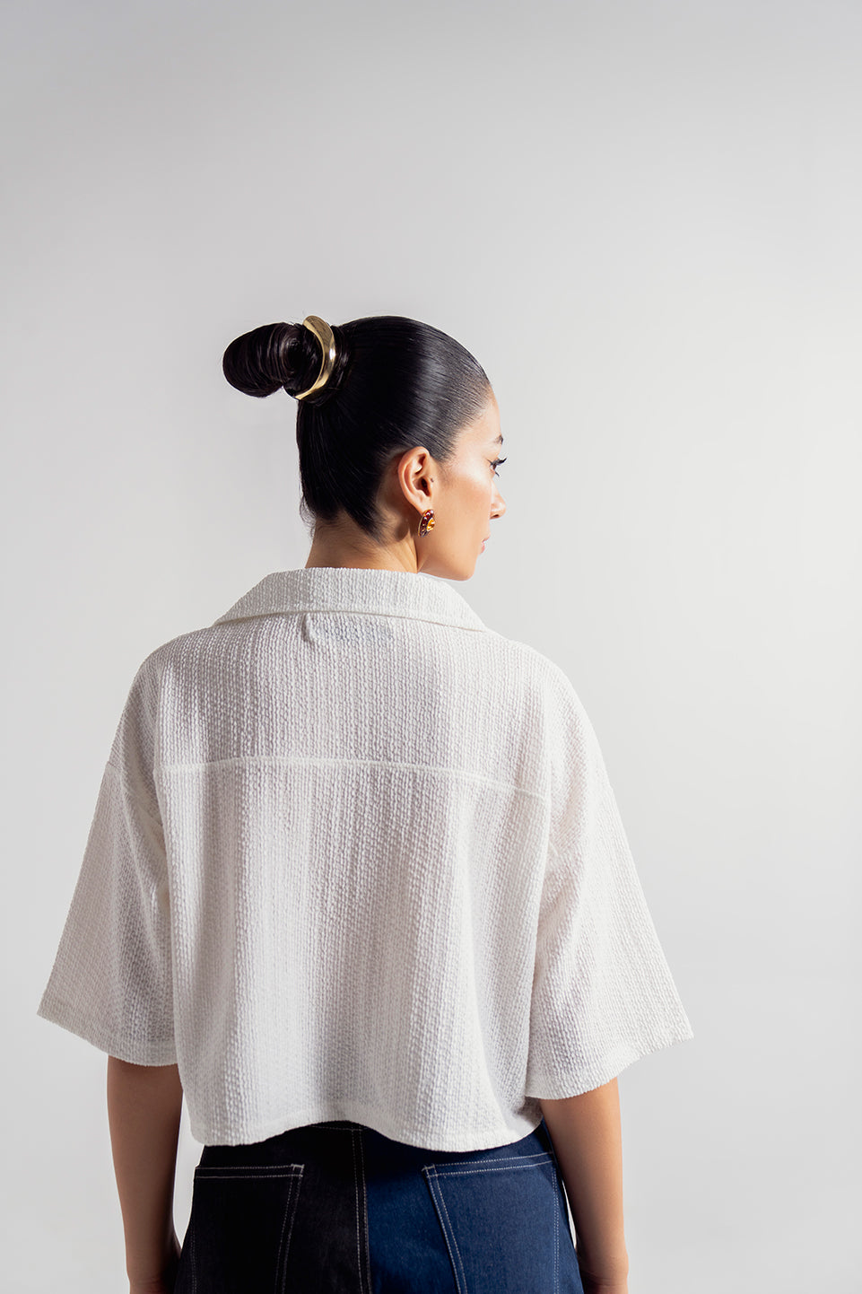 RELAXED FIT CROPPED SHIRT