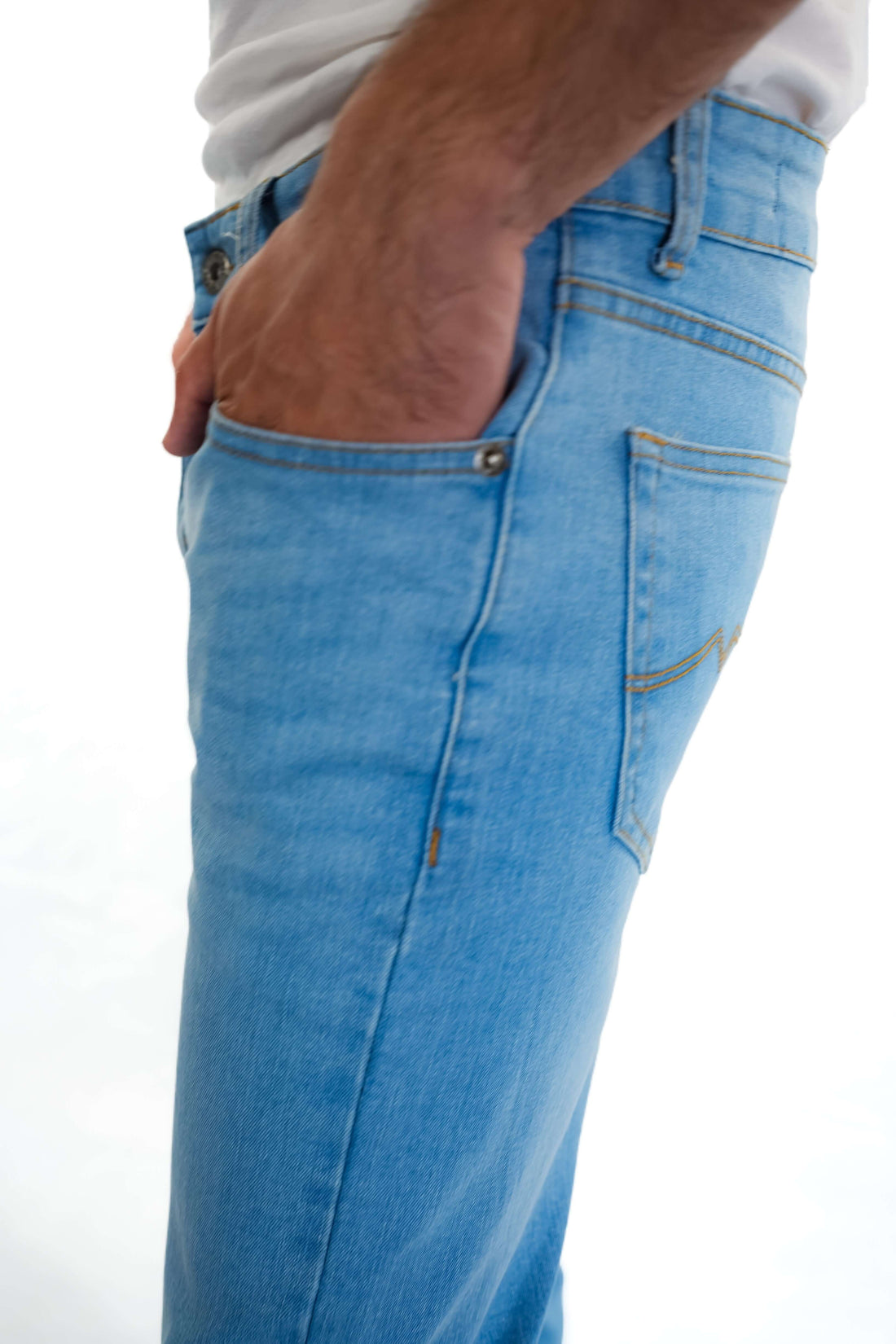 Verve men’s denim jeans straight fit look